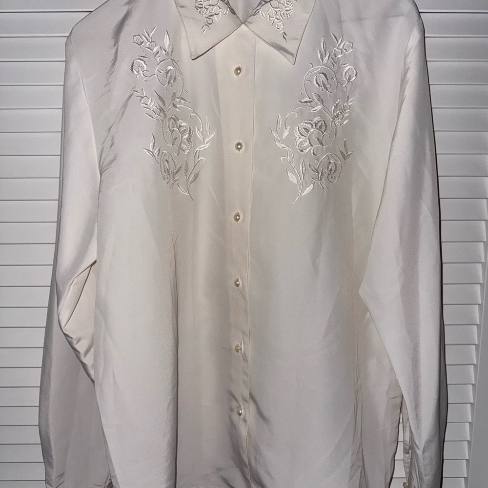 Women's White Floral Embroidered Shirt- Claudia Richard